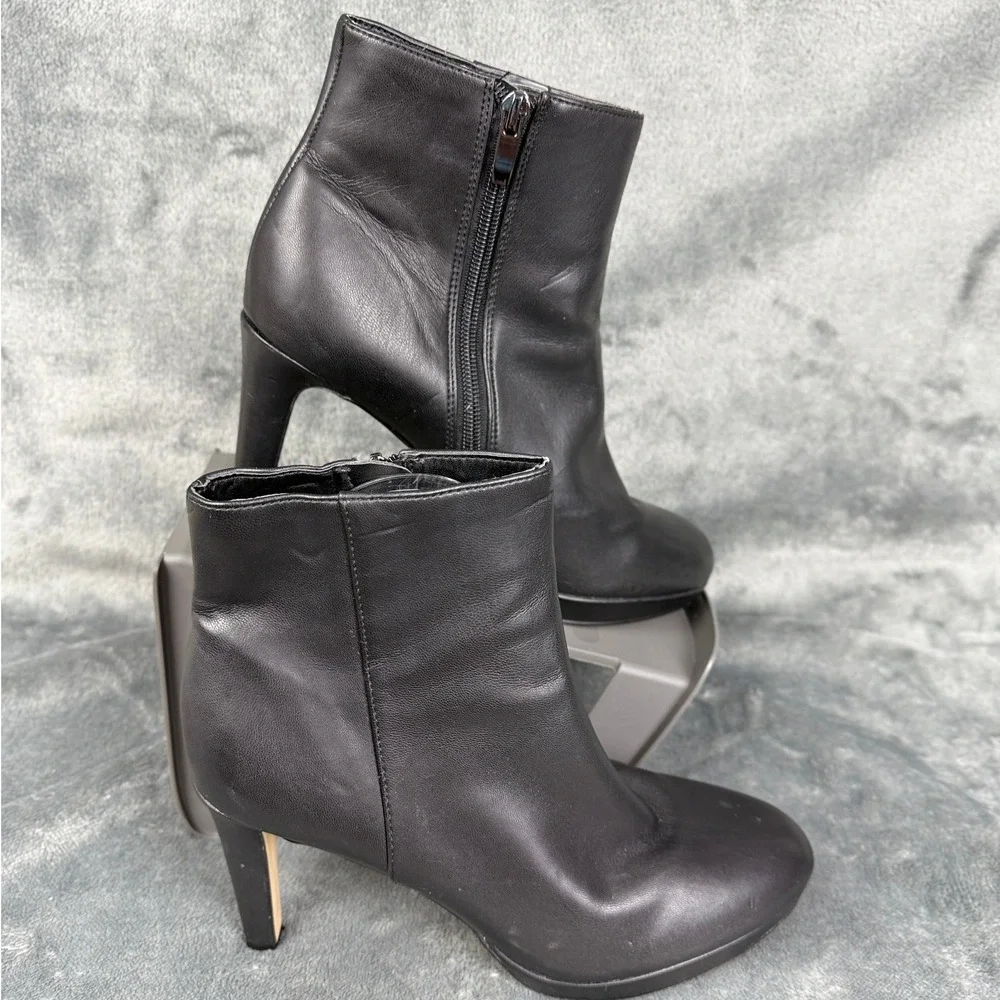 Black Leather‎ Ankle Boots Size 7.5M Block Heel Side Zip Classic Elegant Stylish